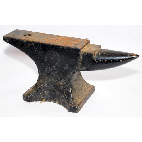 148 - Vintage work bench metalworkers anvil. Heavy! 40cms across