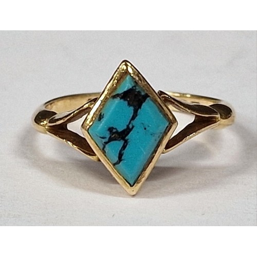 333 - Antique 18ct gold hallmarked turquoise ring, Size P , 3.2g, boxed