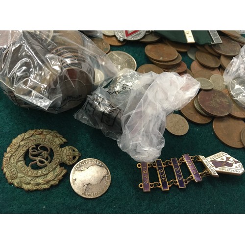 230 - Collection of mainly British copper and silver coinage together with some medals.