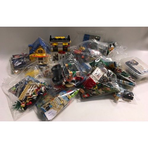 42 - Various unboxed Lego sets with instructions including Minifigures sets - see photos.