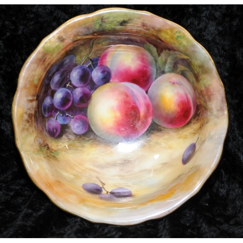 115A - Exceptional Royal Worcester hand painted fruits bowl signed by Thomas Lockyer. With pink blush exter... 