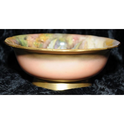 115A - Exceptional Royal Worcester hand painted fruits bowl signed by Thomas Lockyer. With pink blush exter... 