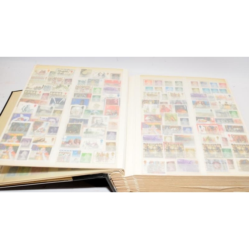 159 - Comprehensive collection of QEII era GB stamps contained within a large Importa stockbook (176)