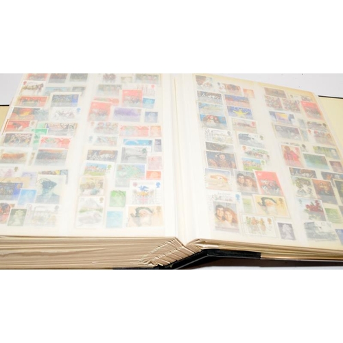 159 - Comprehensive collection of QEII era GB stamps contained within a large Importa stockbook (176)