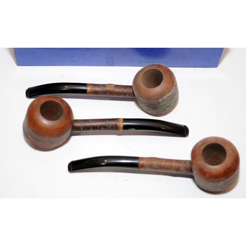 250 - Collection of vintage Ropp De Luxe cherry pipes. All presented in an unused condition and in an orig... 