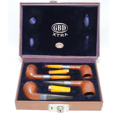 263 - Superb quality pipe smokers set by GBD. Presented in a fitted pig skin case. Set consists of four pi... 