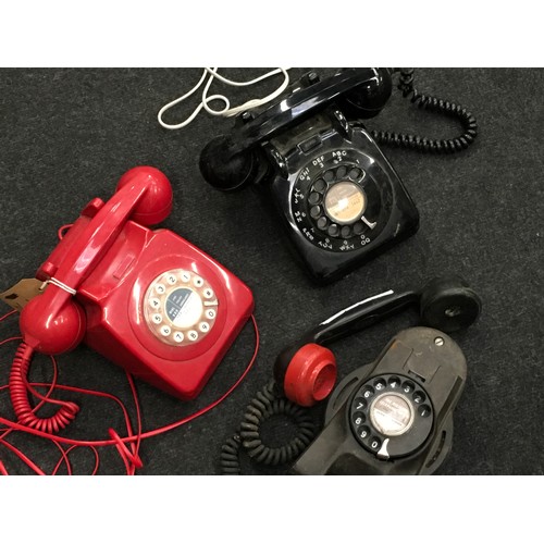 283 - Collection of telephones to include two vintage examples (3).