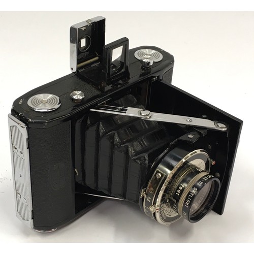 269 - Zeiss Ikon Bob 510 vintage folding film camera together with Kodak EK160-EF instant camera. Both wit... 