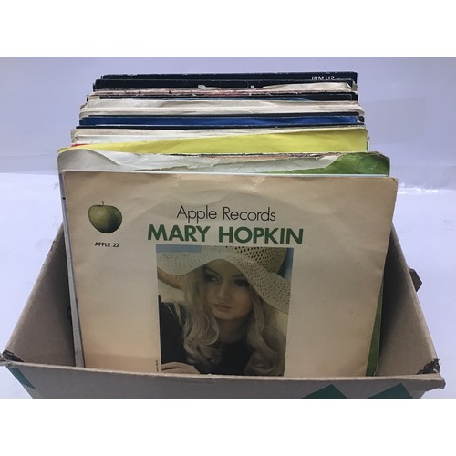 130A - BOX OF VARIOUS VINYL SINGLES. Mainly found in VG+ conditions we have a selection of vinyls from - Be... 