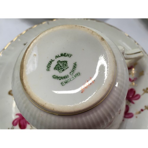 100 - Royal Albert tea set in the 