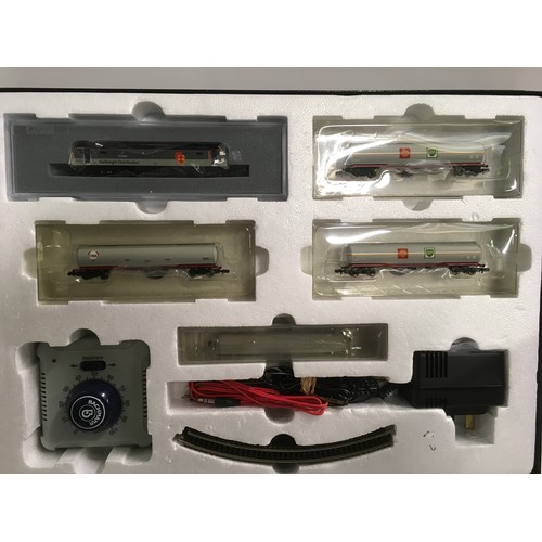 151 - Graham Farish N gauge 370-250 Diesel Tank Freight set. Complete. Appears in Excellent condition, box... 