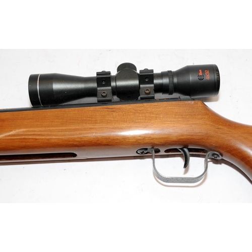 300 - Vintage SMK 17 .177 break barrel air rifle with fitted SMK 4x32 scope. Cocks and discharges, not tes... 