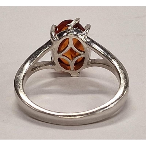 343 - 925 silver ring with single amber stone. Size S.