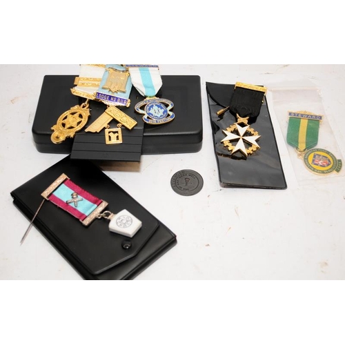 227 - A collection of Masonic jewels. 7 items in lot