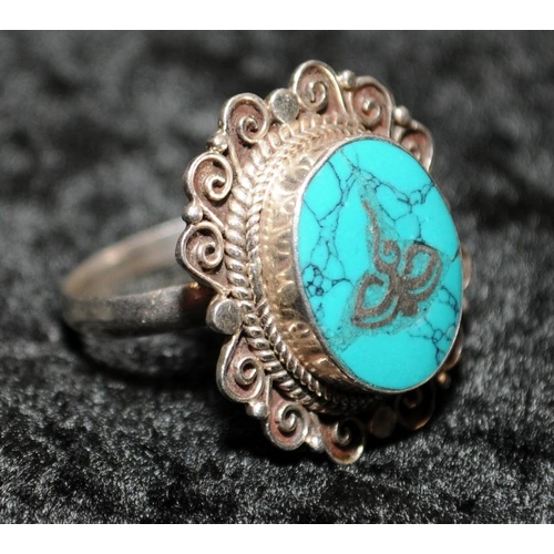 346 - An oval turquoise 925 silver ring Size N