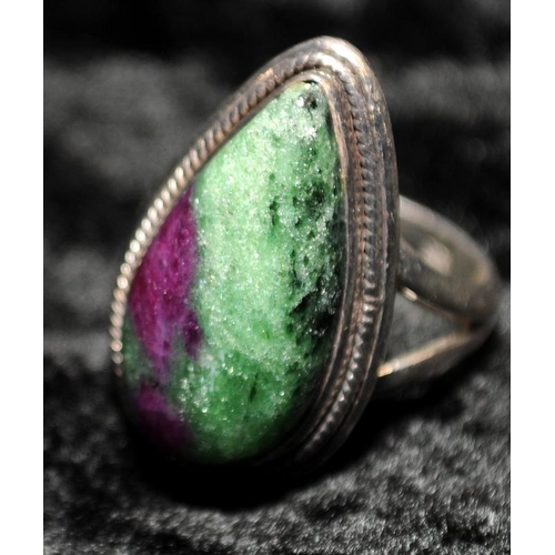 351 - A pear shape 925 silver ring with polished green/burgundy stone Size N