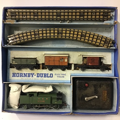 110A - Hubby Dublo group to include Turntable, train set (not original contents), TPO Mail Van set, 2 stati... 