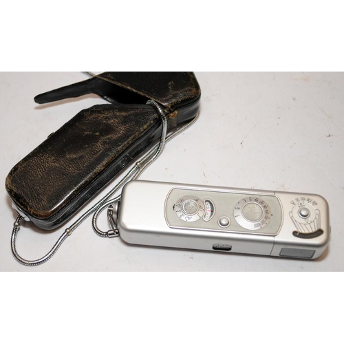 148 - Vintage Minox B sub miniature spy camera. Rare in such good order complete in original box with flas... 