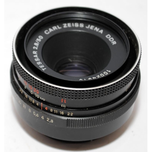 151 - Carl Zeiss Jena DDR Tessar 2.8/50mm prime lens. Very clean example. M42 screw mount.