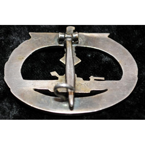 126A - WW2 U-Boat War Badge. Awarded to U-boat crew after completing two war patrols. 47mm across and manuf... 