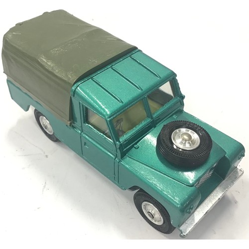 89 - Corgi 438 Land Rover (109WB) - metallic green, lemon interior, dark green plastic canopy, silver tri... 