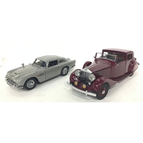 15 - 2 Danbury Mint models: Rolls Royce Phantom III with certificate and James Bond 007 Aston Martin DB5.... 