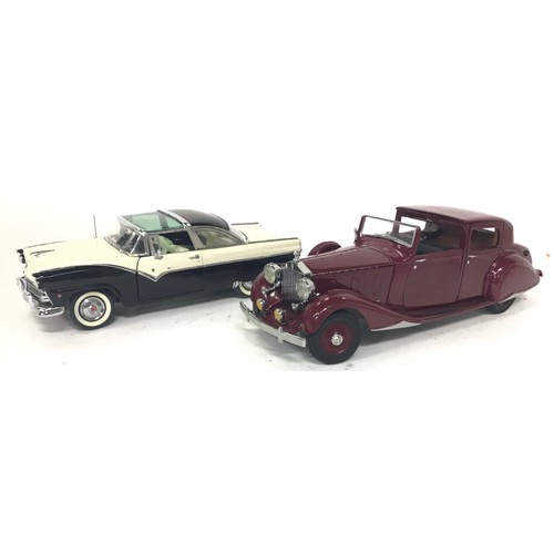 29 - 2 Danbury Mint models: Rolls Royce Phantom III with certificate and 1955 Ford Fairlane Crown Victori... 