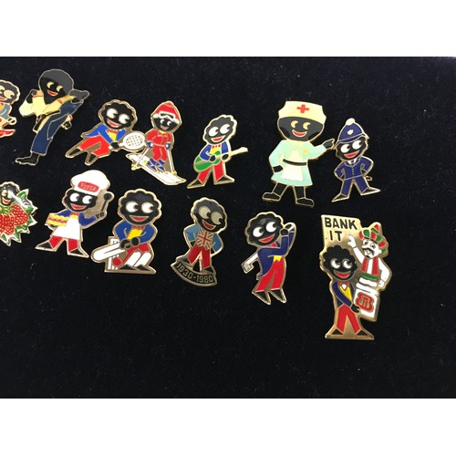 124 - Large collection of modern Robertson's Golly pin badges (25).