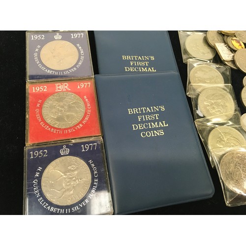 125 - Collection of assorted GB coinage to include commemorative crowns.