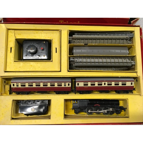 156 - Triang Railways/Rovex Passenger Sets a quantity consisting of an Early Rovex Set with a 4-6-2 Loco a... 