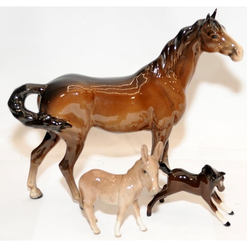 293 - Small Beswick collection to include a chestnut horse and foal, a donkey and a Mr Pecksniff creamer, ... 