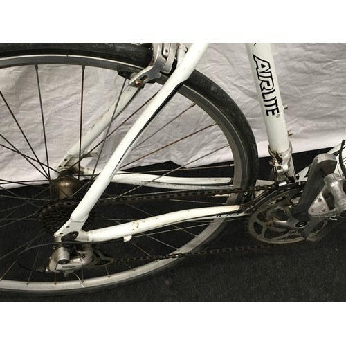 249 - Raleigh Air Lite black and white road bike. 16 gears. 21