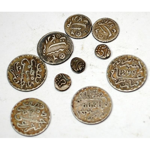 34 - India 10 various old silver coins