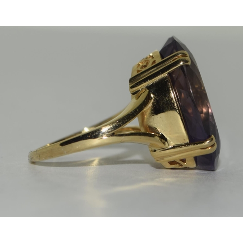 377 - 14ct Gold Amethyst ring. Size S.