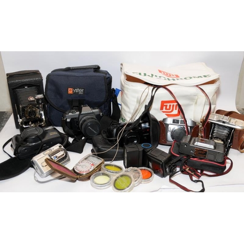 166 - Collection of vintage cameras to include Pentax P30 and Zoom 105, a Kodak fold out camera and an Agf... 