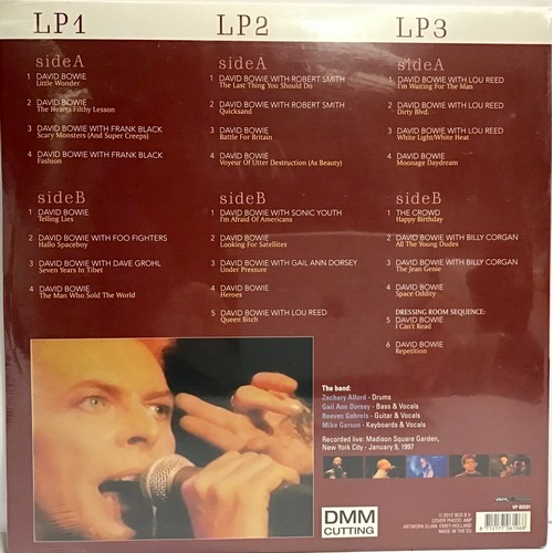 139 - DAVID BOWIE & FRIENDS 'LIVE IN NYC BIRTHDAY CELEBRATION' 3 LP SET. Released in 2012 this 3LP Concert... 