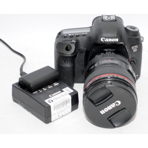 78 - Canon EOS 5d Mark III DSLR camera with fitted EF 24-105 1:4 zoom lens. Comes with battery and charge... 