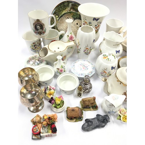 82 - Mixed ceramics and collectables to include Aynsley Cottage Garden and Yardley Lavender advertising o... 