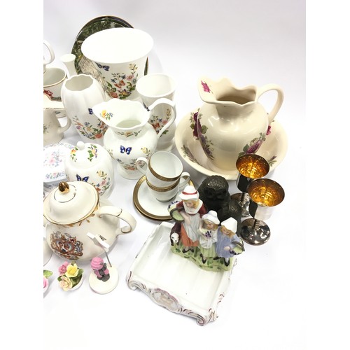 82 - Mixed ceramics and collectables to include Aynsley Cottage Garden and Yardley Lavender advertising o... 