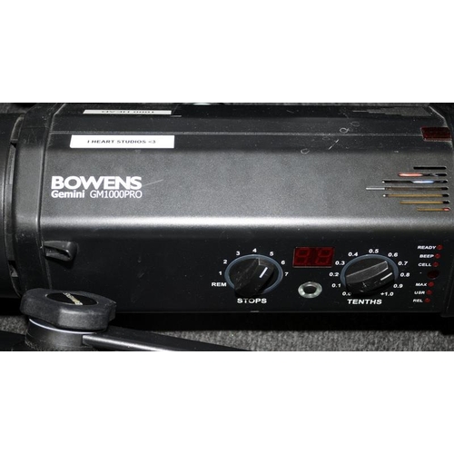 29 - 3 x Bowens Gemini GM1000 pro flash heads c/w mains cables. Untested but removed from a working envir... 