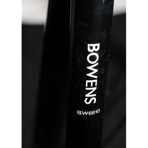 48 - 3 x Bowens lightweight photographic studio  light stand ref: BW6610