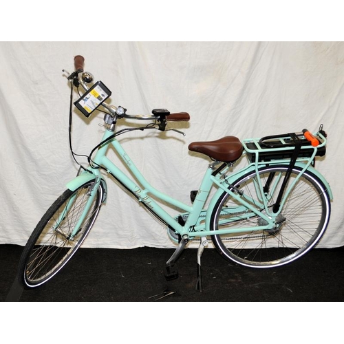 462 - A VP Somerby E Mint 17 electric bicycle originally bought for £1049 as new condition with charger an... 