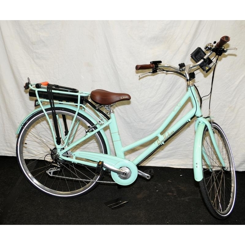 462 - A VP Somerby E Mint 17 electric bicycle originally bought for £1049 as new condition with charger an... 