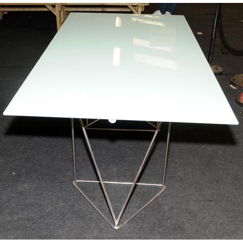 472 - A designer glass top dining table 75x180x90cm