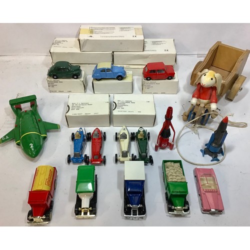 18 - Selection of various die-cast toys. To include Corgi - Matchbox and Lledo. Boxed and unboxed items t... 