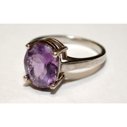 423 - 2 x amethyst .925 silver rings size P 1/2 and Q