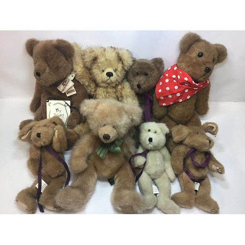 33 - Cute loveable Teddy Bear collection from makers - Boyd’s - Boss - Harrods and Charley Bear. All in V... 