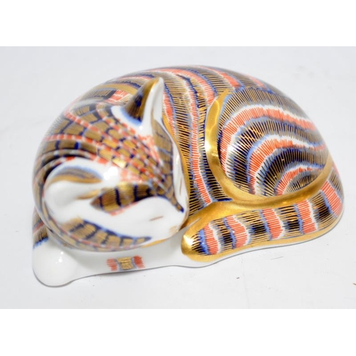 279 - 3 x Royal Crown Derby paperweight with gold stopper. 1994 sleeping kitten, 1995 grey kitten and 2003... 