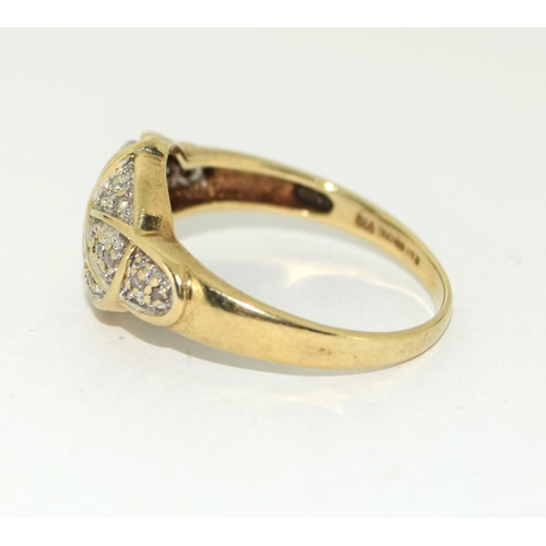 480 - A 9ct Gold Diamond Ring. H/M Dia in Ring. 3.2g. Size S