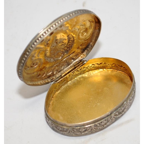 375 - Vintage Fratelli Coppini .800 Italian silver pill box with hinged lid and gilded interior